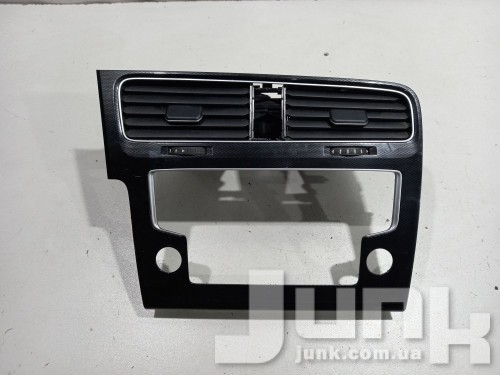 Дефлектор воздуха центральный с декоративной накладкой для Вольксваген Golf MK7 oe 5GM819728DDAR разборка бу