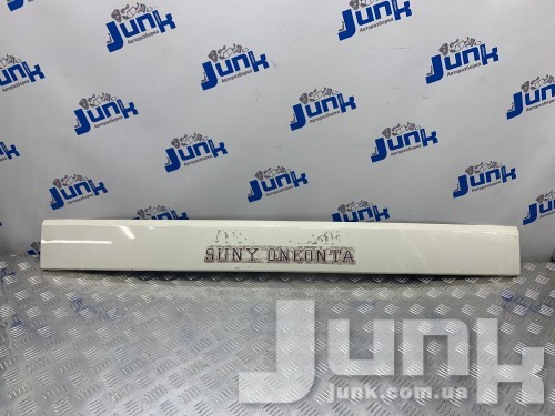 Молдинг двери багажника для Land Rover Discovery 4 oe LR010640 запчасти бу Молдинг двери багажника для Land Rover Discovery 4 oe LR010640 разборка бу