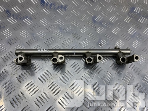 Топливная рампа левая для Land Rover Discovery 4 oe LR024837 разборка бу