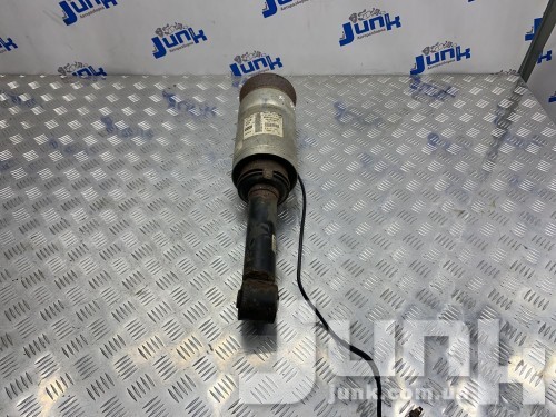 Пневмостойка передняя левая/правая для Land Rover Discovery 4 oe LR018398 разборка бу