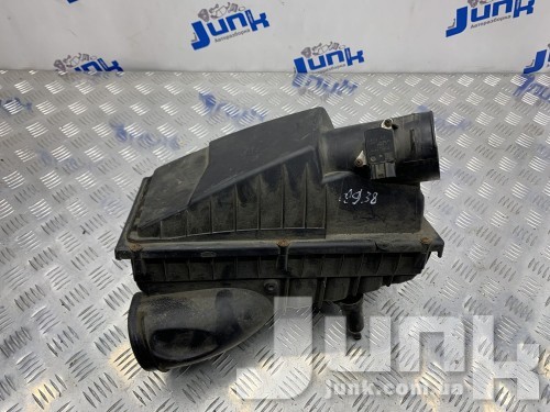 Корпус воздушного фильтра правый для Land Rover Discovery 4 oe LR013710 разборка бу