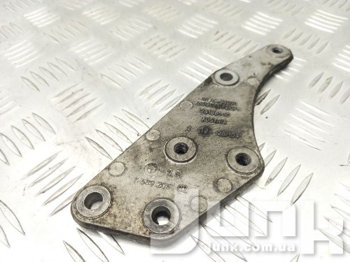 Кронштейн насоса системы охлаждения для BMW F02 oe 11517589205 разборка бу