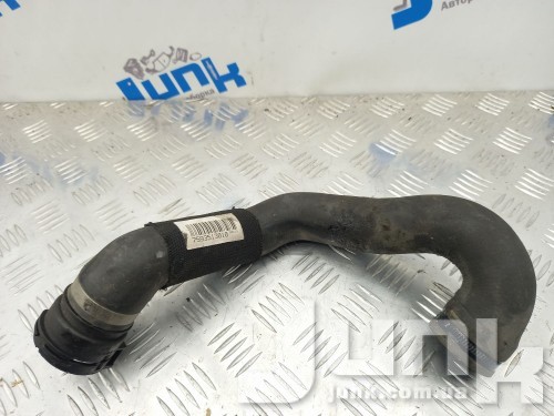 Патрубок системы охлаждения для BMW F07 oe 11537593513 запчасти бу Патрубок системы охлаждения для BMW F07 oe 11537593513 разборка бу