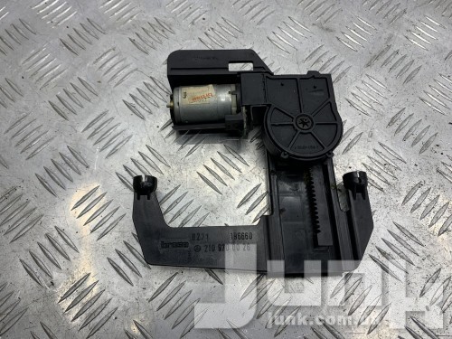 Моторчик регулировки высоты подголовника для Mercedes W220 oe A2109700026 разборка бу