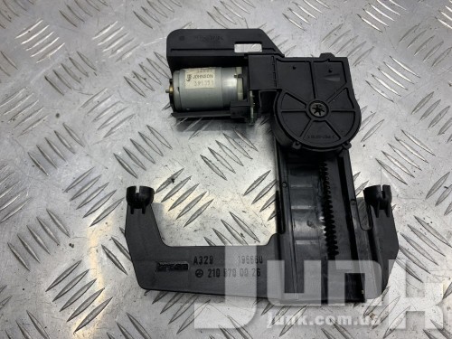 Моторчик регулировки высоты подголовника для Mercedes W220 oe A2109700026 разборка бу