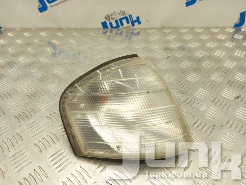 Указатель поворота правый для Mercedes W210 oe A2028260843 разборка бу