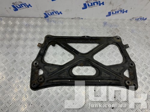 Распорка подрамника для Audi A6 C7 oe 4H0399345Q разборка бу