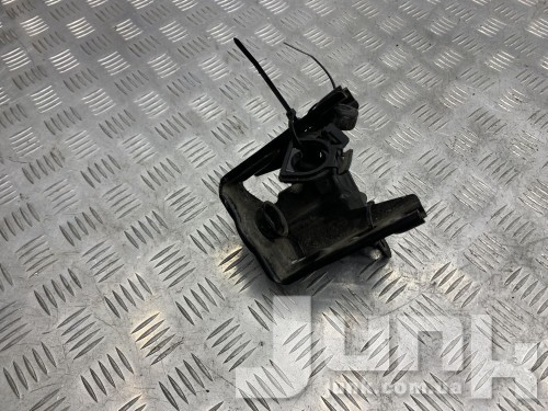 Кронштейн вакуумного насоса для Audi A8 D3 oe 4E0614119M разборка бу