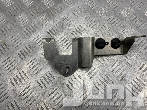 Кронштейн крепления компрессора для Audi A8 D3 oe 4E0616247 разборка бу