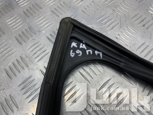 Направляющая стекла передней правой двери для Mazda 6 oe GHP958605J запчасти бу Направляющая стекла передней правой двери для Mazda 6 oe GHP958605J разборка бу