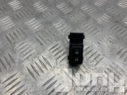 Кнопка блокировки центрального замка для Mazda 6 oe KA0G66660 разборка бу