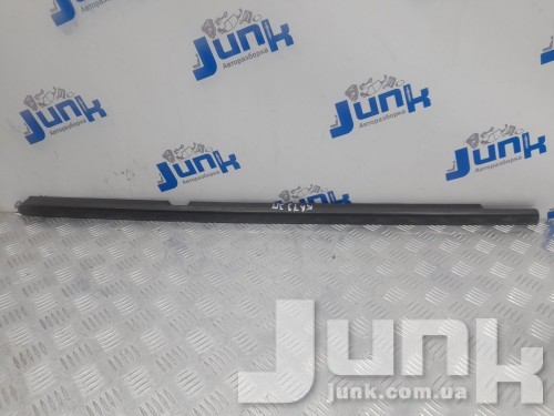 Молдинг двери задней правой для Mercedes W164 oe A1646905680 разборка бу