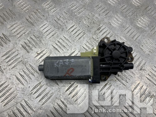 Моторчик регулировки высоты сидения правый для Mercedes W164 oe A0068206842 запчасти бу Моторчик регулировки высоты сидения правый для Mercedes W164 oe A0068206842 разборка бу