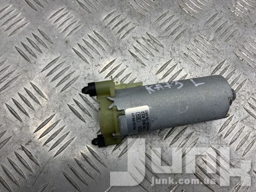 Моторчик регулировки продольного положения левого сидения для Mercedes W164 oe A0009105736 запчасти бу Моторчик регулировки продольного положения левого сидения для Mercedes W164 oe A0009105736 разборка бу