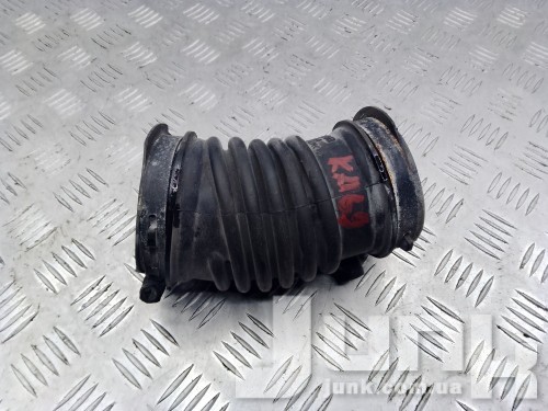 Воздушный патрубок для Mazda 6 oe PY0113221 разборка бу