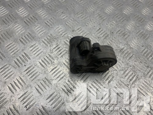 Моторчик суппорта заднего правого для Audi A3 8V oe 8V0998281A запчасти бу Моторчик суппорта заднего правого для Audi A3 8V oe 8V0998281A разборка бу