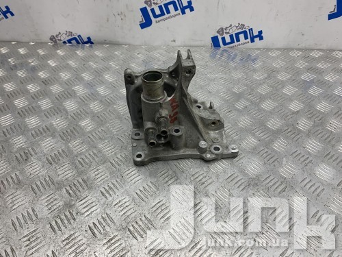 Кронштейн помпы для Infiniti QX50 oe 110615NA0A запчасти бу Кронштейн помпы для Infiniti QX50 oe 110615NA0A разборка бу