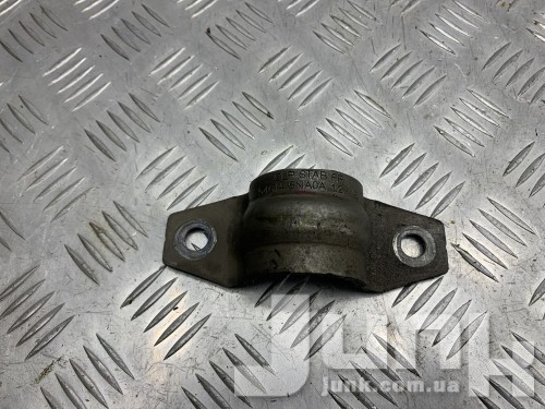 Скоба переднего стабилизатора для Infiniti QX50 oe 546145NA0A запчасти бу Скоба переднего стабилизатора для Infiniti QX50 oe 546145NA0A разборка бу