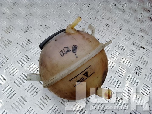 Бачок расширительный для Ауди Ку 3 oe 1K0121407A разборка бу