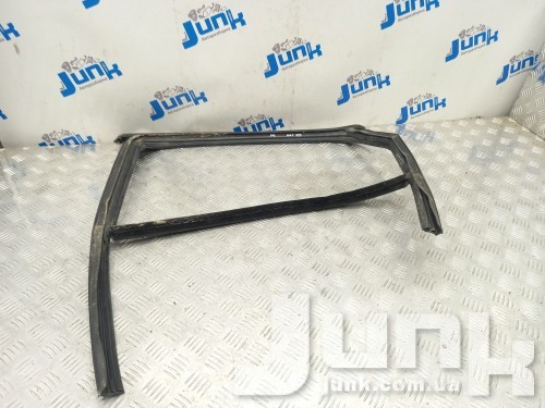 Направляющая стекла задней левой двери для Audi A6 C8 oe 4K5839431B запчасти бу Направляющая стекла задней левой двери для Audi A6 C8 oe 4K5839431B разборка бу