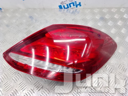 Фонарь правый в крыле для Mercedes W205 oe A2059062102 разборка бу