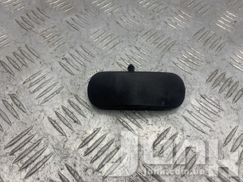 Форсунка омывателя лобового стекла левая oe 8V5955987E разборка бу