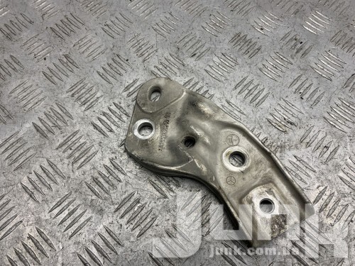 Кронштейн переднего подрамника правый для Mercedes W205 oe A2053230240 разборка бу