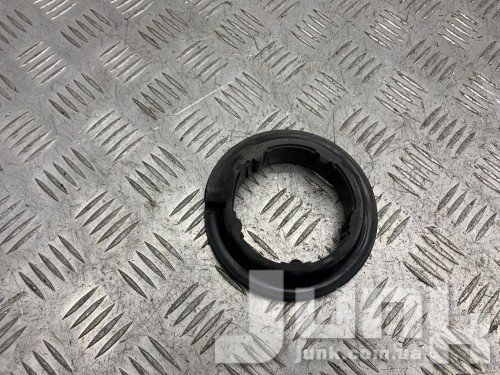 Проставка  пружины для Mercedes W205 oe A2053220184 разборка бу