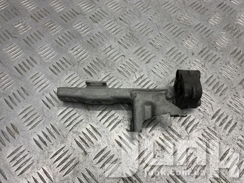 Кронштейн глушителя для Mercedes W205 oe A2054902440 запчасти бу Кронштейн глушителя для Mercedes W205 oe A2054902440 разборка бу