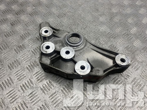 Кронштейн переднего редуктора для Mercedes W205 oe A6420140500 разборка бу