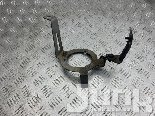 Кронштейн воздушного насоса для Ауди А3 8В oe 5Q0906617A разборка бу