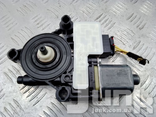 Моторчик стеклоподъемника задний правый для Вольксваген Golf R 7 oe 5Q0959408 разборка бу