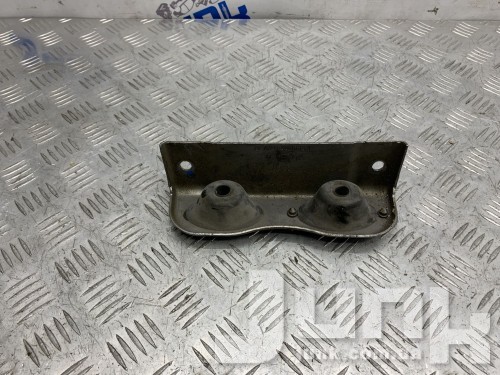 Кронштейн крепления глушителя для Mercedes C117 CLA oe A2464900040 запчасти бу Кронштейн крепления глушителя для Mercedes C117 CLA oe A2464900040 разборка бу