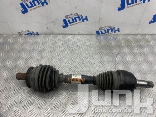 Полуось передняя левая для Mercedes C117 CLA oe A2463301801 разборка бу