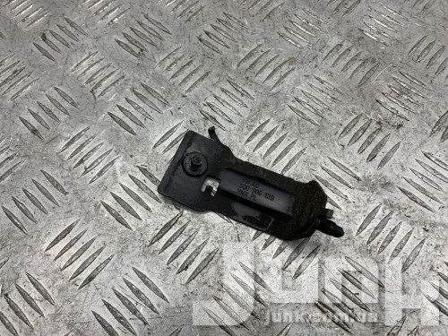 Кронштейн воздушного насоса для Audi A3 8V oe 5Q0906129 разборка бу