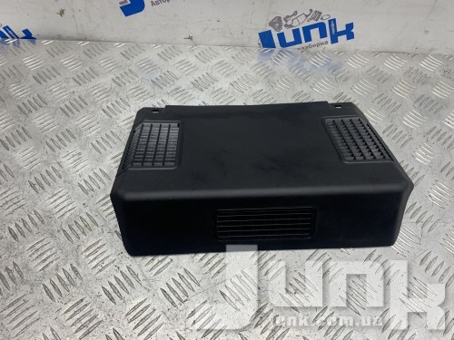 Крышка усилителя для Audi S3 8V oe 8V0863051 разборка бу