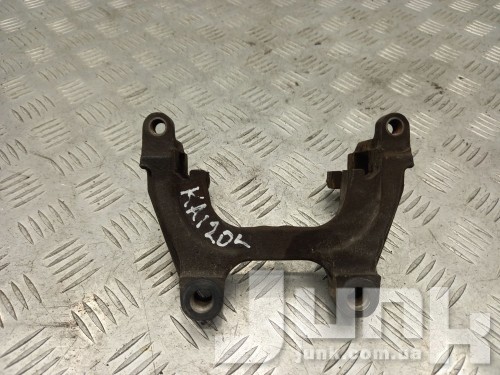Скоба заднего суппорта левая для Вольксваген Golf R 7 oe 8V0615425B разборка бу