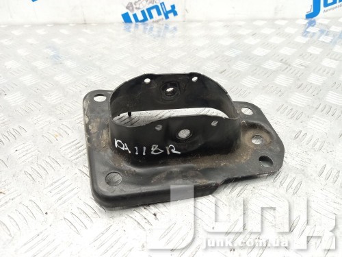 Опорный кронштейн правый для Audi S3 8V oe 1K0505130L разборка бу