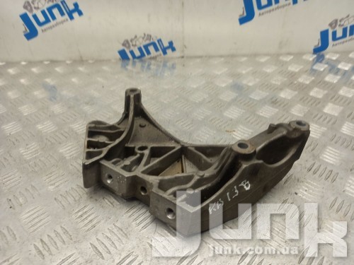 Кронштейн опоры двигателя для Audi A3 8V oe 06J199207P разборка бу