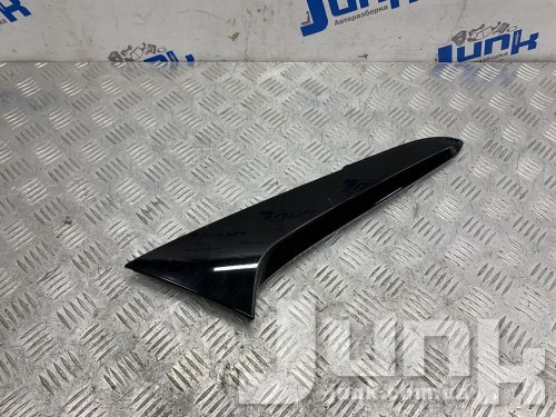 Накладка крышки багажника правая для Mazda CX-30 oe DGH9519B0 запчасти бу Накладка крышки багажника правая для Mazda CX-30 oe DGH9519B0 разборка бу