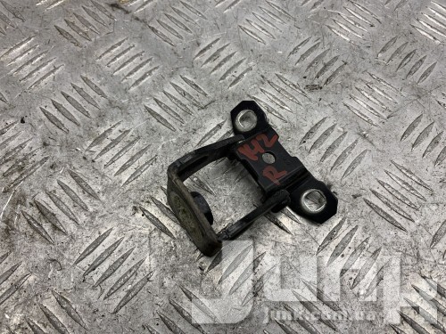 Петля багажника правая для Jeep Compass 2 oe 68279716AA разборка бу