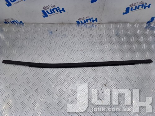 Молдинг стекла задней правой двери для Jeep Compass 2 oe 68242130AA разборка бу