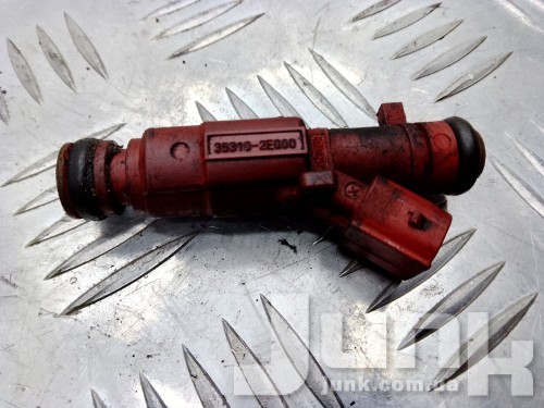 Форсунка впрыска топлива для Hyundai Elantra GT oe 353102E000 разборка бу