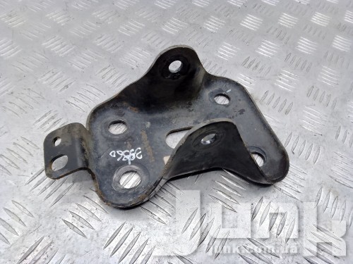 Кронштейн продольного рычага правый для Jeep Compass 2 oe 68246683AA разборка бу