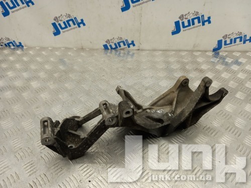 Кронштейн генератора для Porsche Cayenne 2 92A oe 95814715100 запчасти бу Кронштейн генератора для Porsche Cayenne 2 92A oe 95814715100 разборка бу