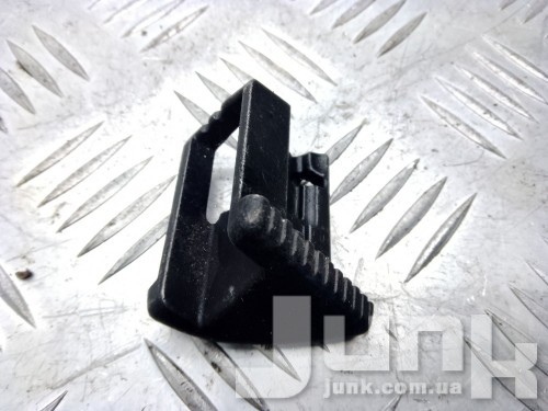 Заглушка ручки двери задней левой(корпус) для Mazda CX-30 oe DGH973415A запчасти бу Заглушка ручки двери задней левой(корпус) для Mazda CX-30 oe DGH973415A разборка бу