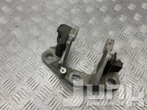 Кронштейн подушки двигателя для Mazda CX-3 oe D10G3908Y разборка бу