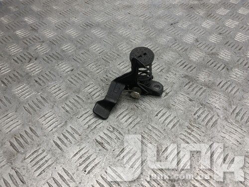 Замок капота (крюк захватный) для Infiniti G37 oe 65670JF00A разборка бу