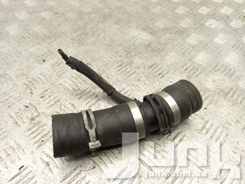 Патрубок системы охлаждения для Land Rover Range Rover Sport oe LR049990 запчасти бу Патрубок системы охлаждения для Land Rover Range Rover Sport oe LR049990 разборка бу