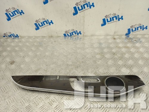 Декоративная внутренняя накладка левой передней двери для Mercedes W205 oe A2057208922 разборка бу